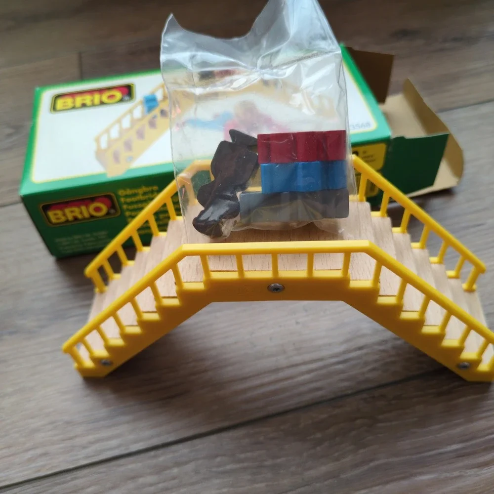 NEW Vtg 90's BRIO Footbridge + People Yellow Wood Railway Train Accessory 33568